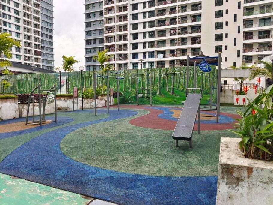 0505 The Garden Residences Wifinetflix By Apartment *