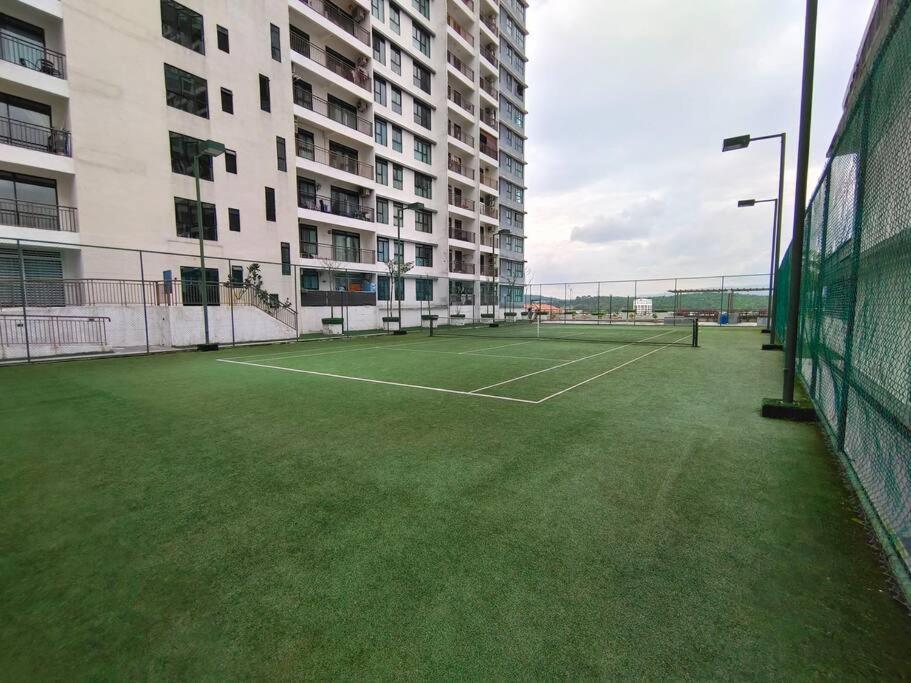 0505 The Garden Residences Wifinetflix By *